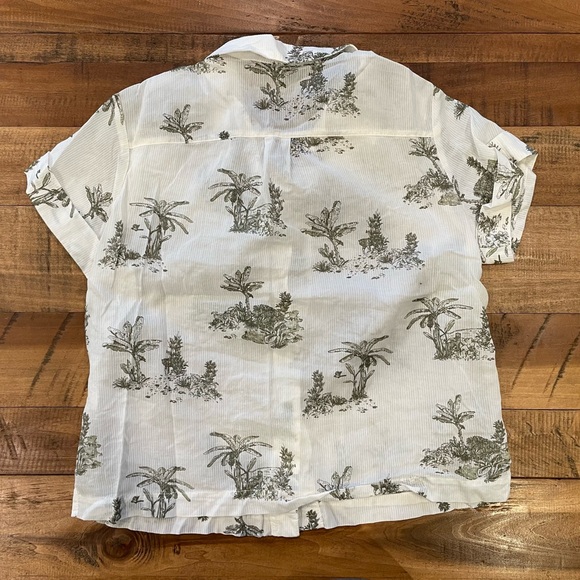 Beachy Button Down - Picture 2 of 7